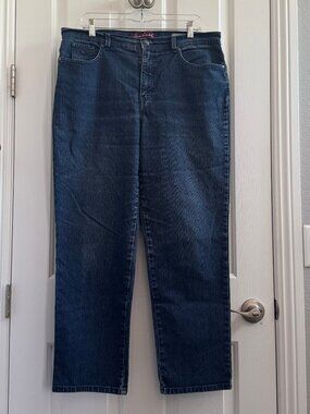 Gloria Vanderbilt "Amanda" Straight Leg Capris Jeans Size 16, Great Condtion!
